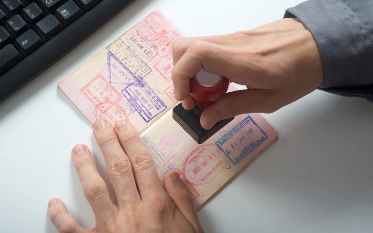 استعلام عن خروج وعودة برقم الاقامة الامارات